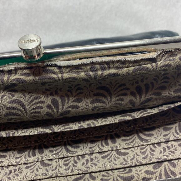 HOBO black leather wallet with silver hardware - Picture 6 of 7